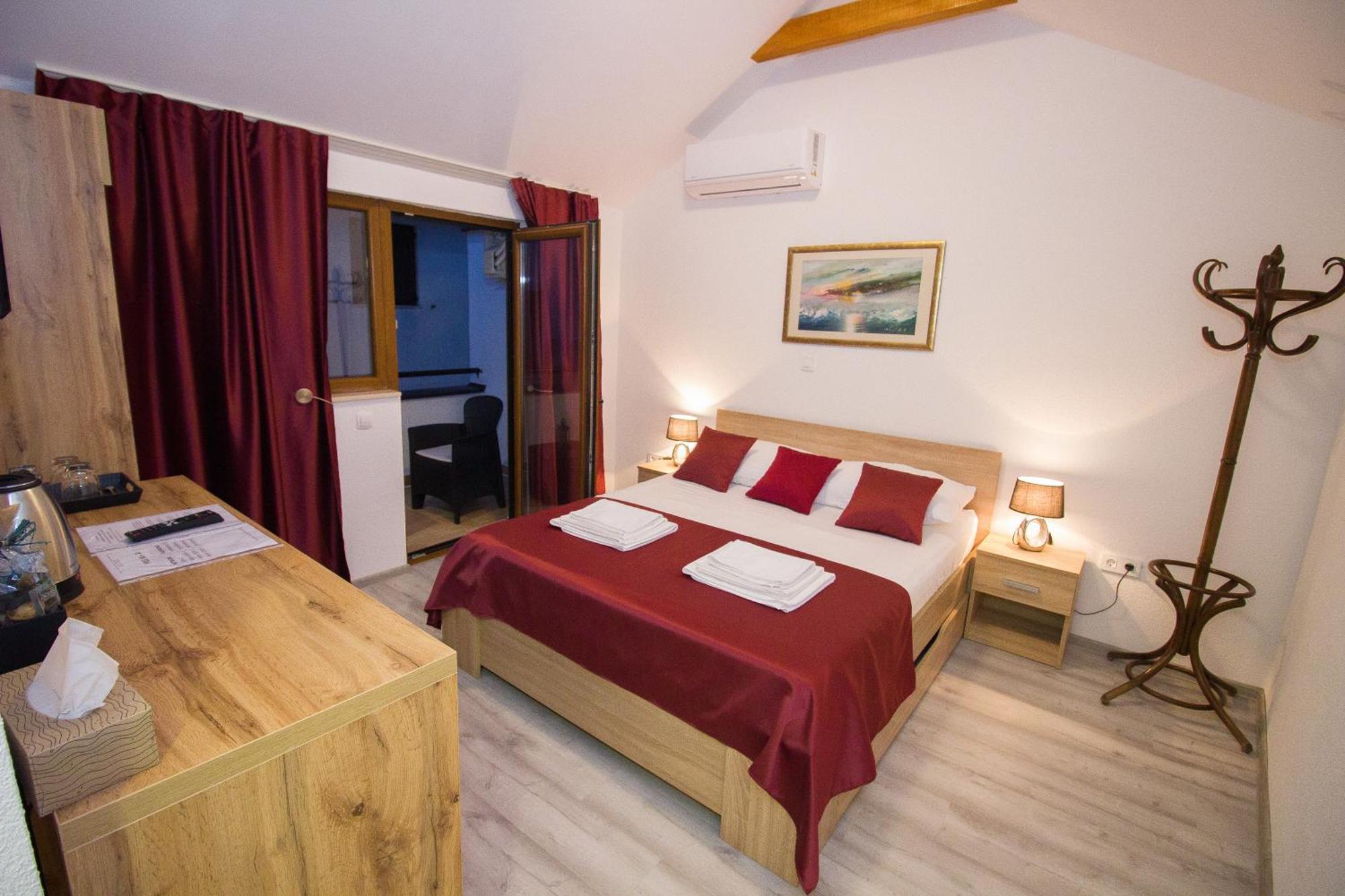 Villa Deny Mostar - With Free Parking Εξωτερικό φωτογραφία